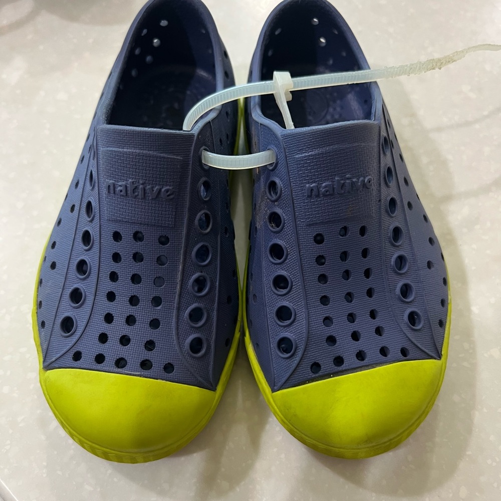 Native toddler boys size 8